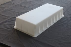 為什么預(yù)制路緣石模具要采用加強(qiáng)筋設(shè)計(jì)？